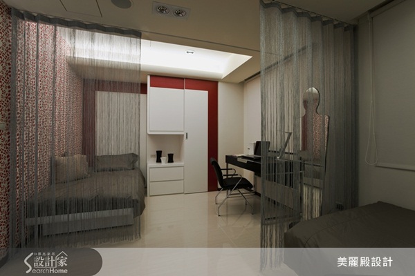 由於屋主常往返澳洲和台灣,原始空間的格局及風格,並